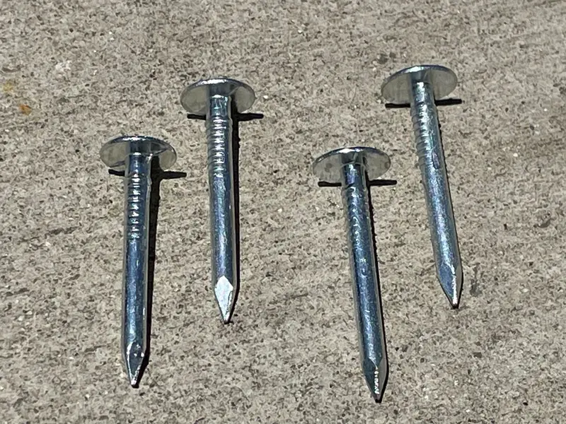 1-1/4" Galvanized Roofing Nails (Appx. 150 Nails / Lb) 9