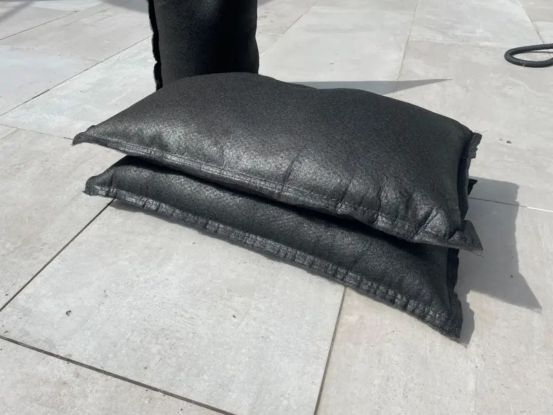 14" X 26" Water Activated Sandless Sandbags For Flooding 13
