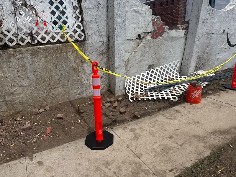 16" Traffic Delineator Post Base - Rubber 12