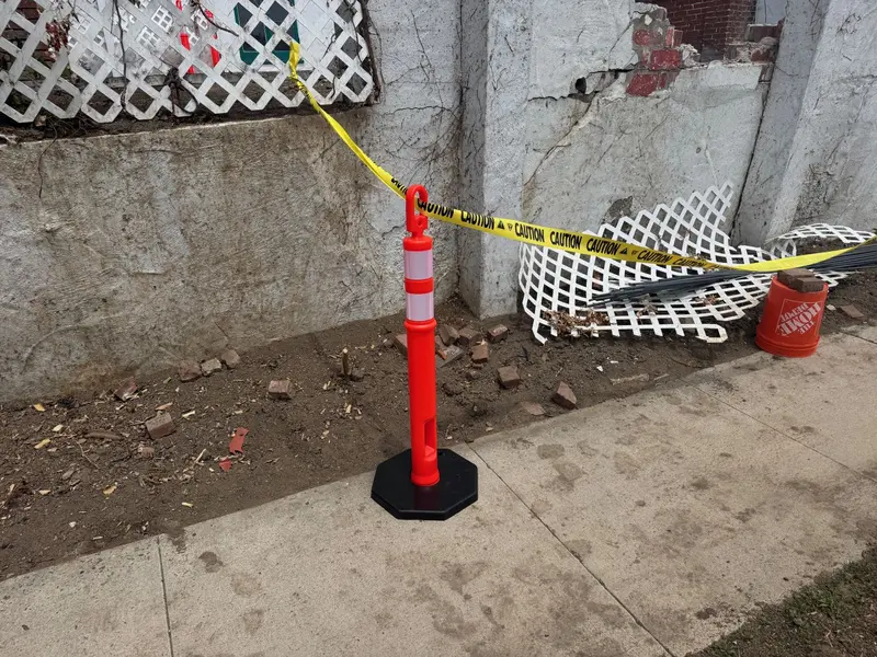 16" Traffic Delineator Post Base - Rubber 14