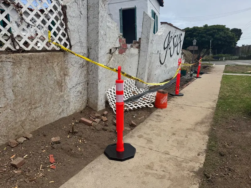 16" Traffic Delineator Post Base - Rubber 15