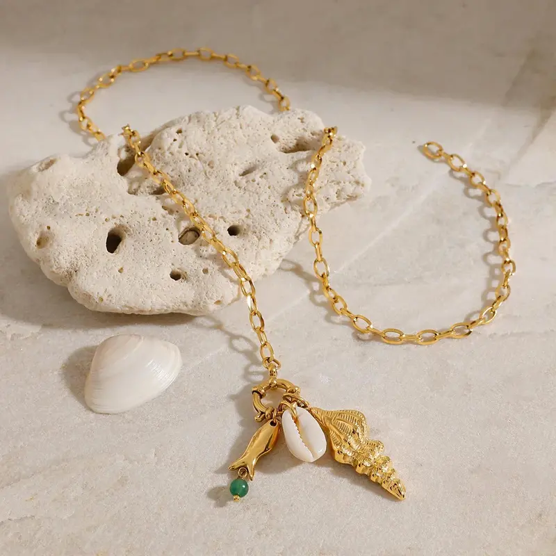 18K Gold Conch Shape Textured Beach Style Necklace 1