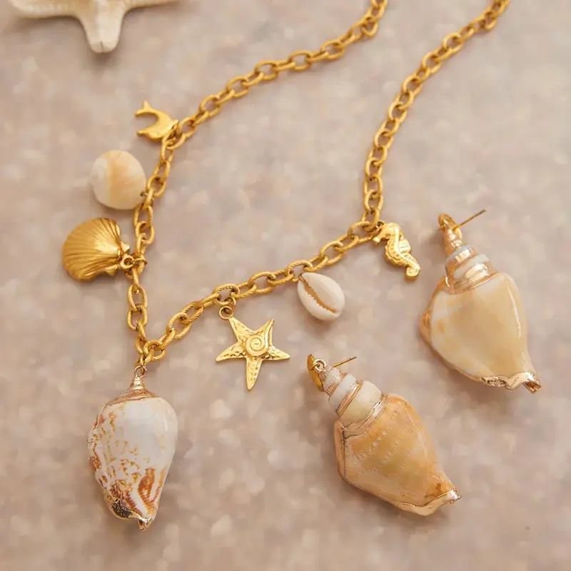 18K Gold Conch-Shaped Ocean-Style Earring And Necklace Set 1