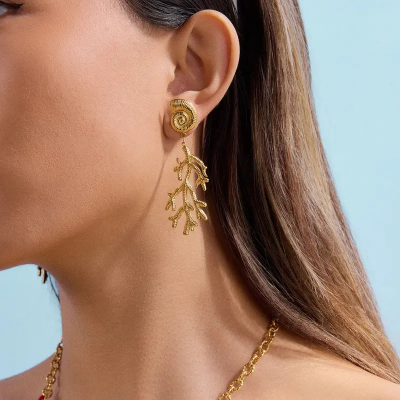 18K Gold Conch Shell With Coral Design Unique And Noble Earrings 2