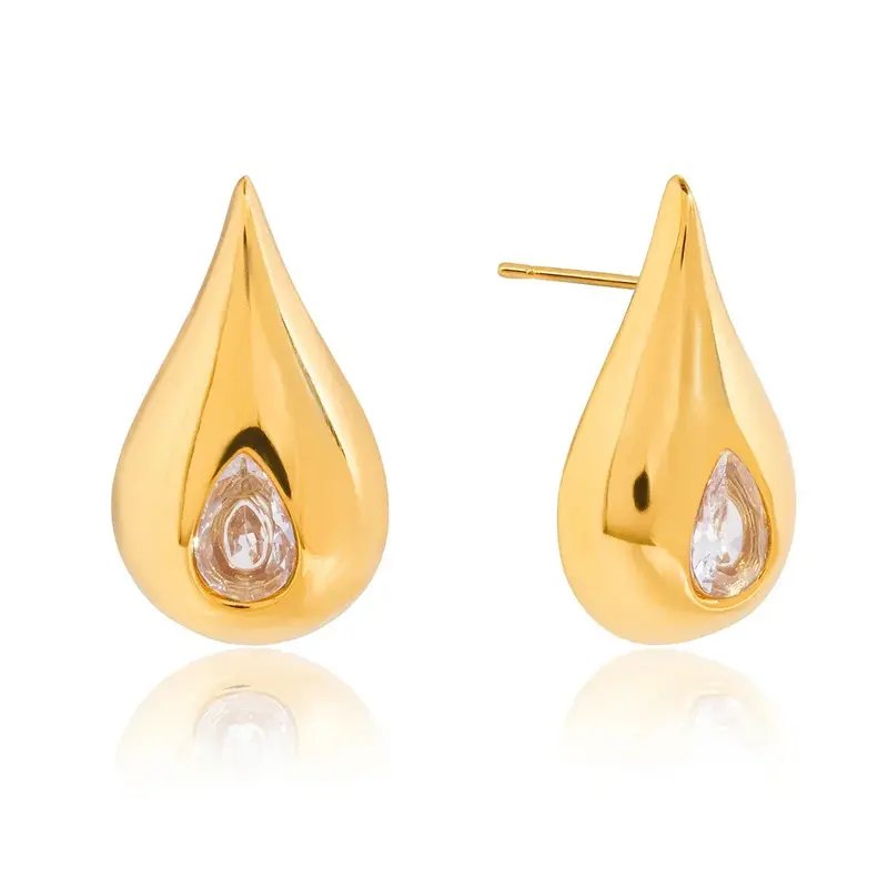 18K Gold Earrings Inlaid With Cubic Zirconia In A Teardrop Design. 1
