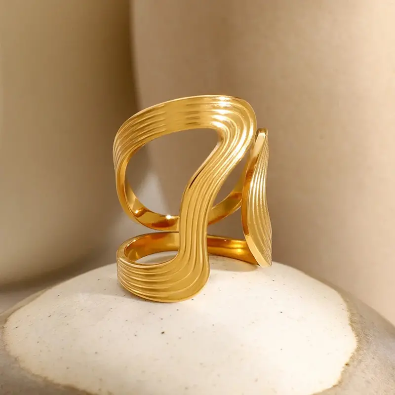 18K Gold Earrings, Rings, And Bracelets For A Luxurious And High-End Look 1