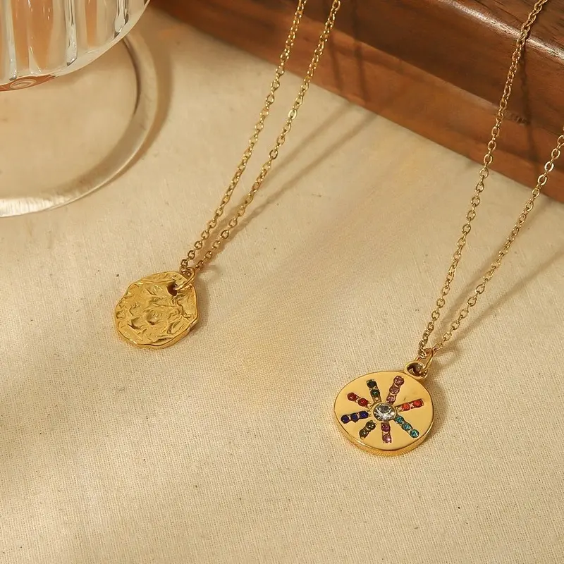 18K Gold Embossed Pendant With Colored Diamonds And Zirconia Necklace 2