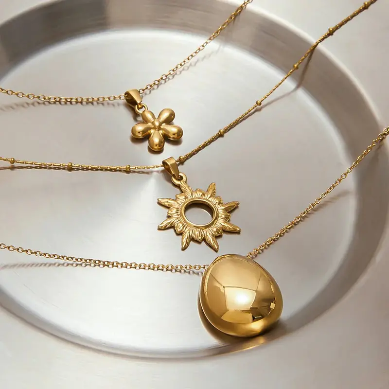 18K Gold Geometric Design Trendy Personality Necklace 1