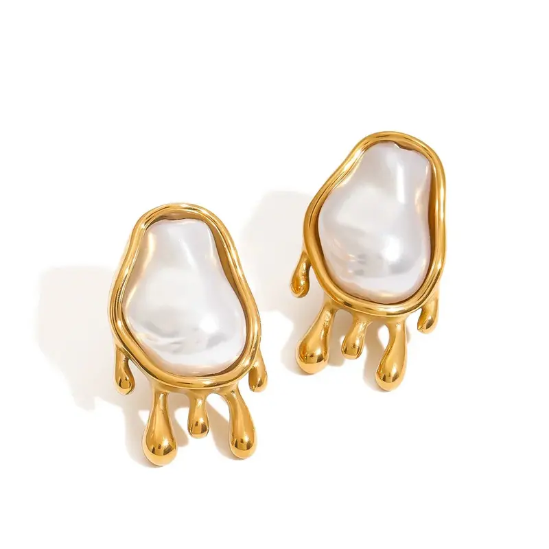 18K Gold Geometric Oval Inlaid Irregular Pearl Design Exquisite Noble Earrings 1