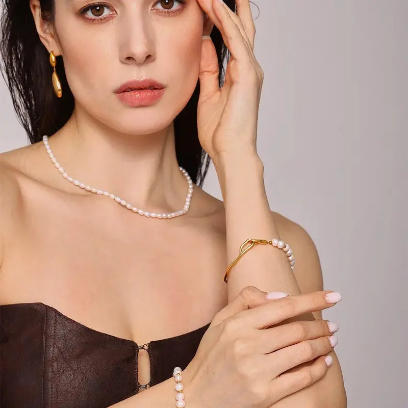 18K Gold Irregular Shape With Pearl Design Trendy Unique Bracelet 2