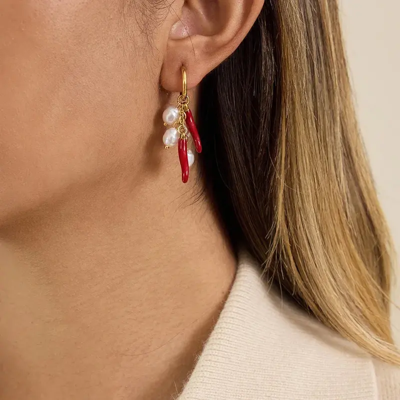 18K Gold Lightweight Luxury And High-End Chili Pepper And Pearl Earrings 2
