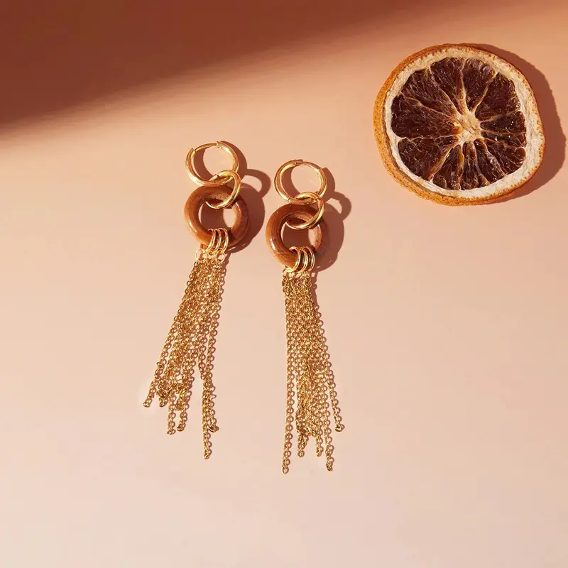 18K Gold Lightweight Luxury And High-End Wooden Tassel Earrings 2