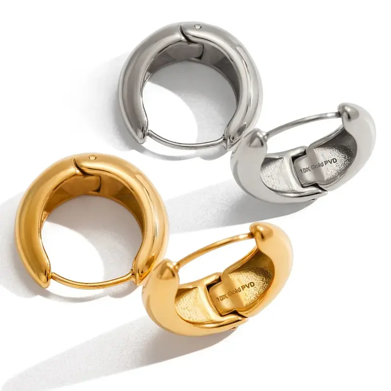 18K Gold Lightweight Luxury Earrings With Engraved Lettering On The Inner Surface. 1