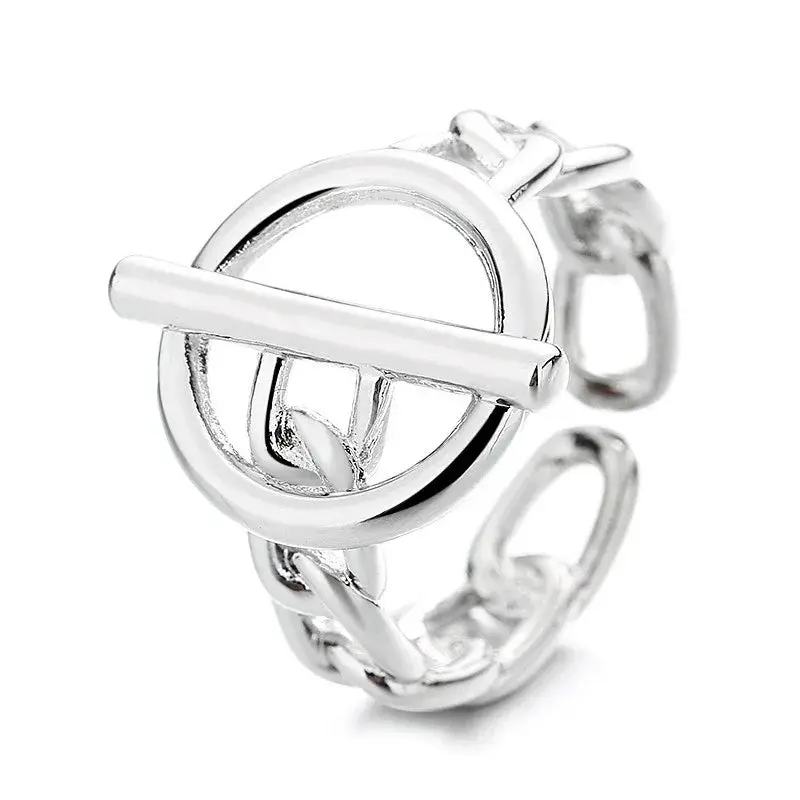 18K Gold Minimalist Letter Ot Clasp Ring 1