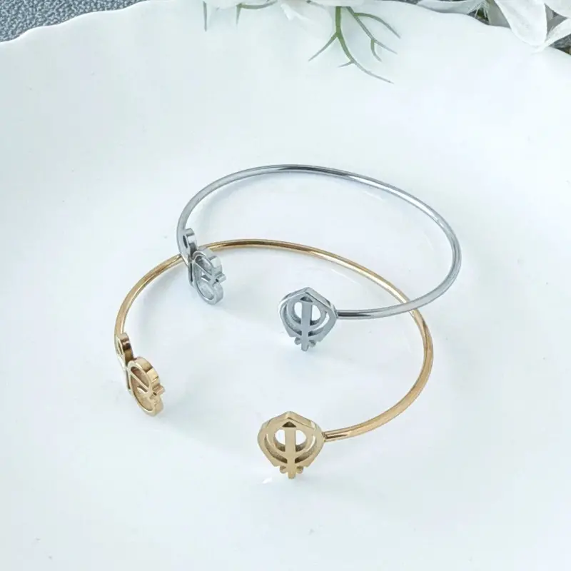 18K Gold Open-Design Smooth Bangle Bracelet 1