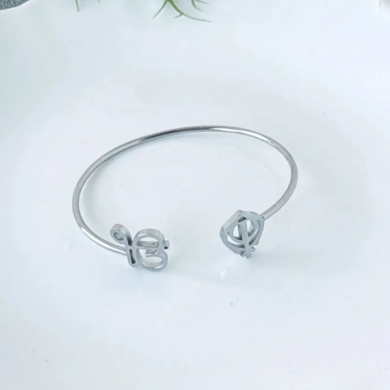 18K Gold Open-Design Smooth Bangle Bracelet 1