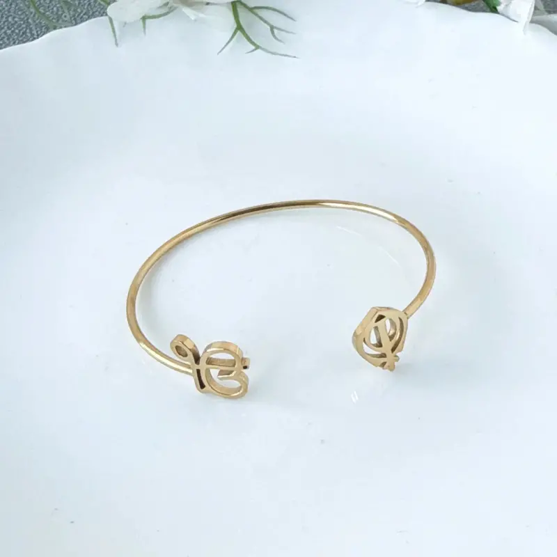 18K Gold Open-Design Smooth Bangle Bracelet 2