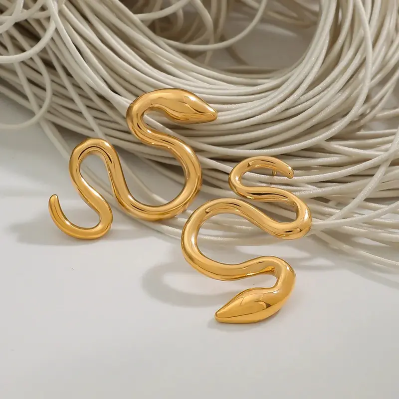 18K Gold Snake-Shaped Design Trendy And Personalized Earrings 1