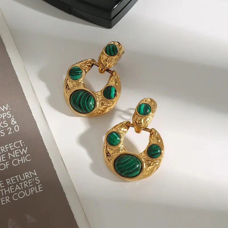 18K Gold U-Shaped Inlaid Gemstone With Texture Design High-End Earrings 2