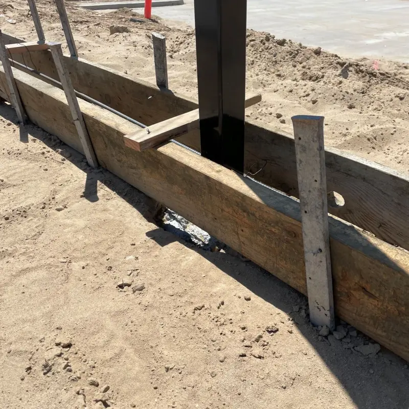 24" Flat Steel Stakes For Concrete Forms With Nail Holes 1
