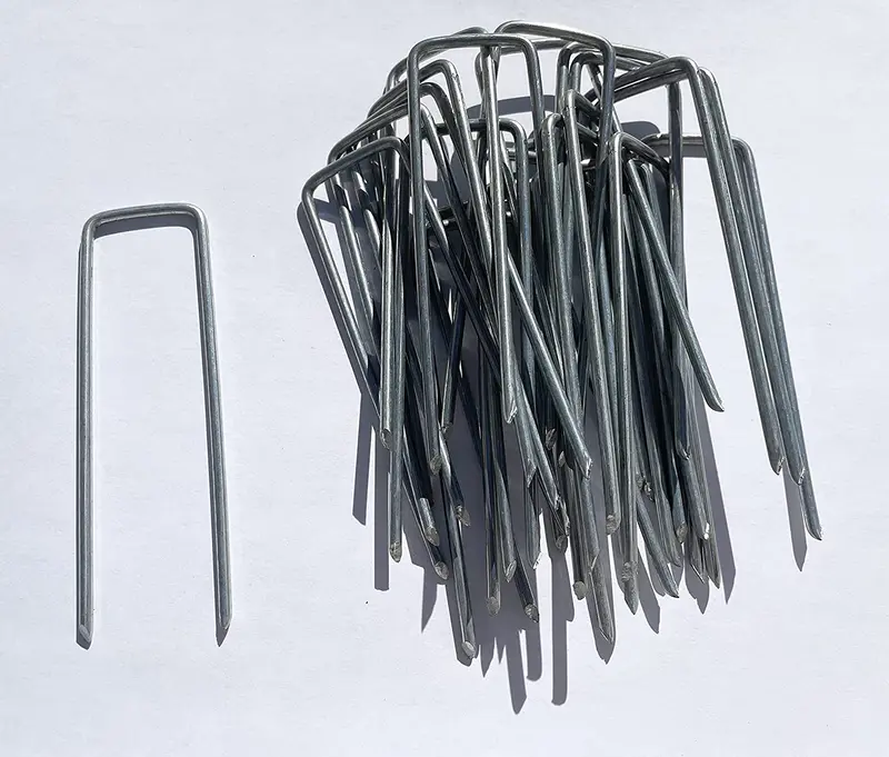 4 In. Landscape Staples - 11 Gauge Galvanized Steel 2