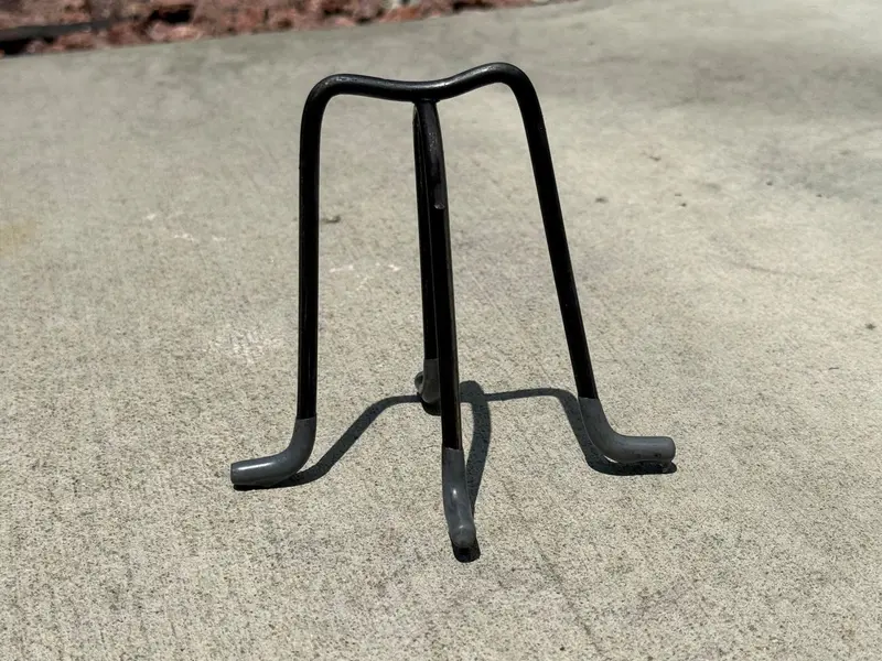 4" Metal Rebar Support Chairs - Plastic Dipped Legs - Rebar #3 To #5 10