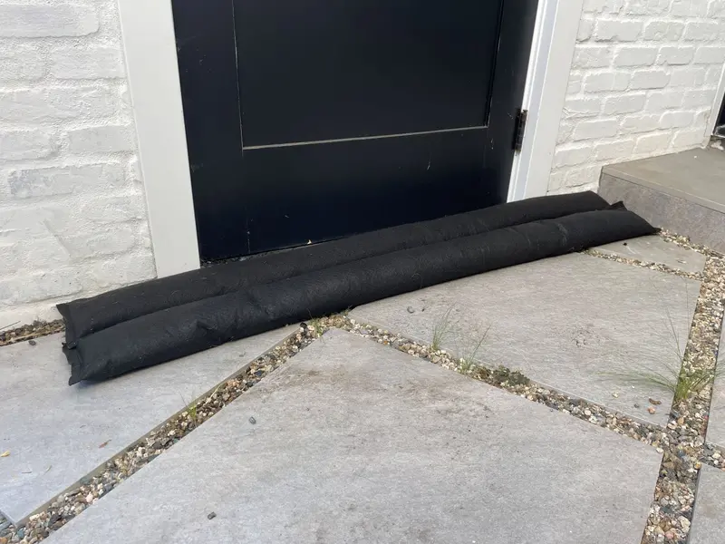 5 Ft Water Activated Sandless Sandbags For Flooding 9