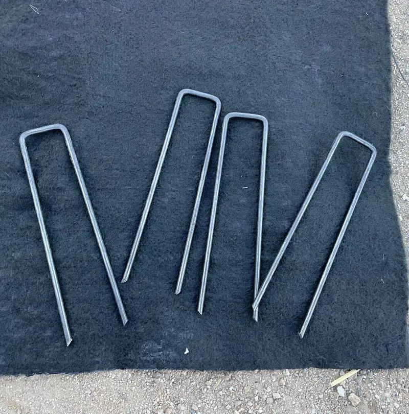6 In. 8-Gauge Steel Landscape Staples - Heavy Duty 7