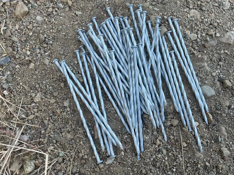 6 In. Galvanized Spiral Landscape Edging Spikes - 7 Gauge Steel 11