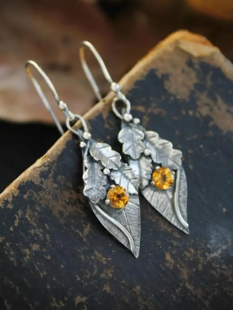 Alloy Rhinestone Leaf Shape Earrings 2