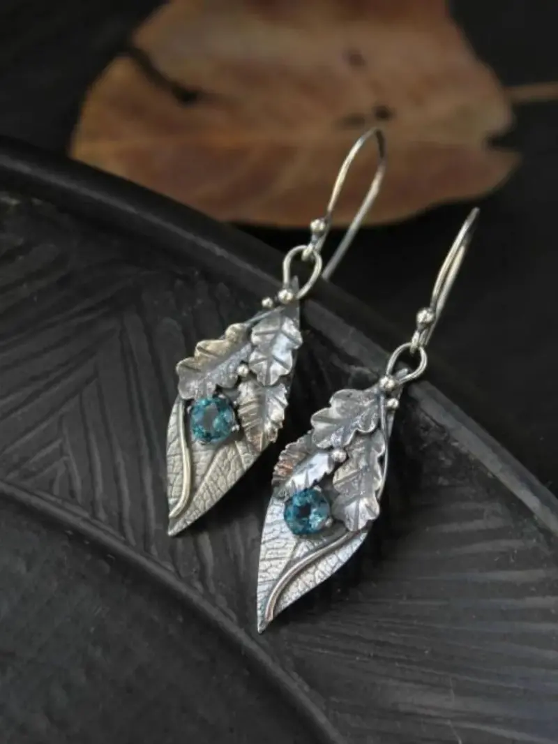 Alloy Rhinestone Leaf Shape Earrings 4