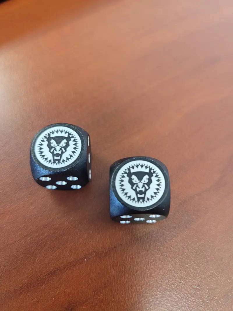 Battletech: Convention Metal Dice Pair- Clan Nova Cats 1