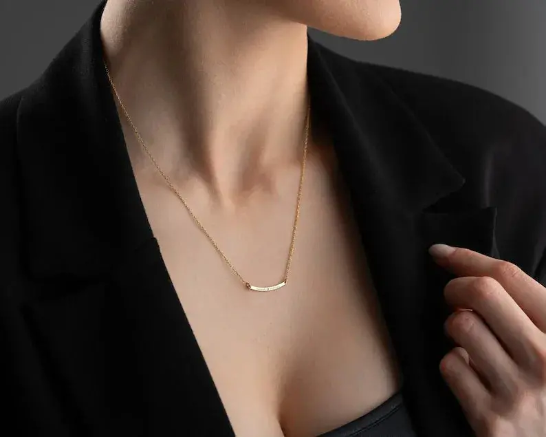 Customized Curved Bar Name Necklace 3