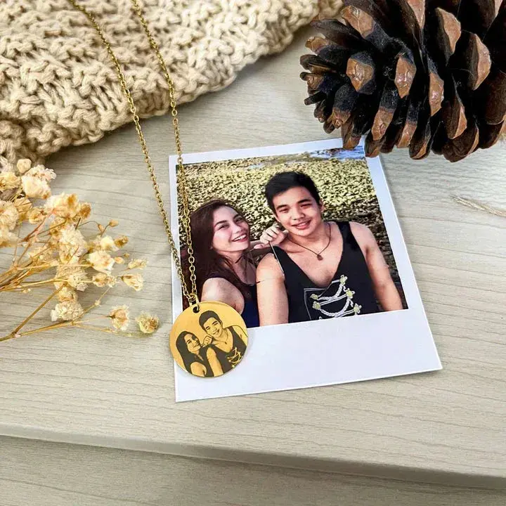Customized Round Photo Engraving Necklace 1