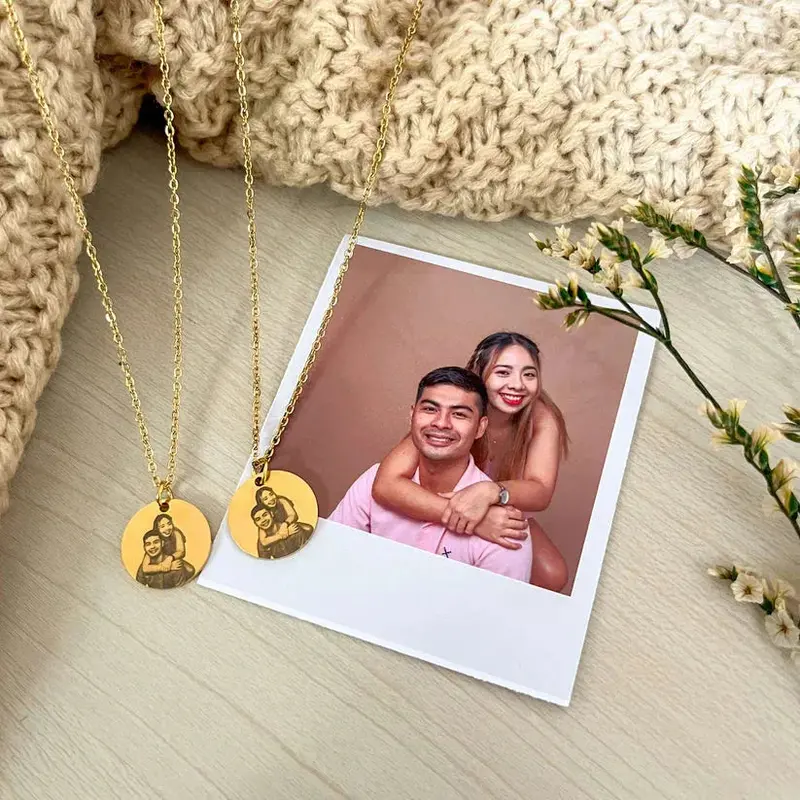 Customized Round Photo Engraving Necklace 2