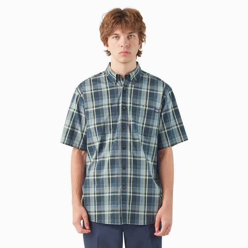 Dickies Men's Flex Woven Short Sleeve Button-Down Shirt 1