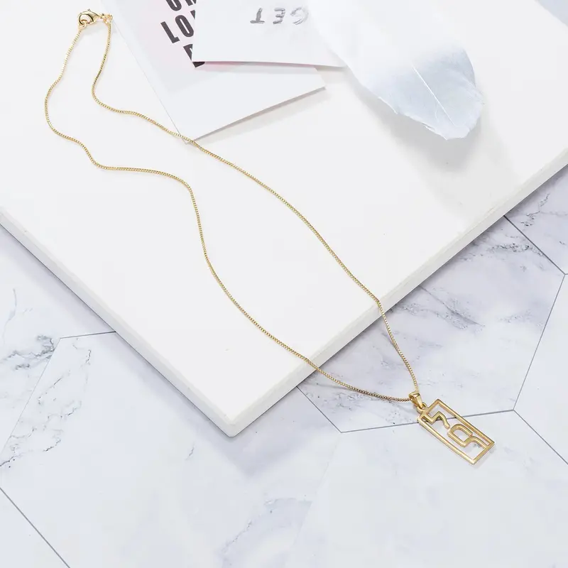 Fashion Vertical Custom Name Necklace 1