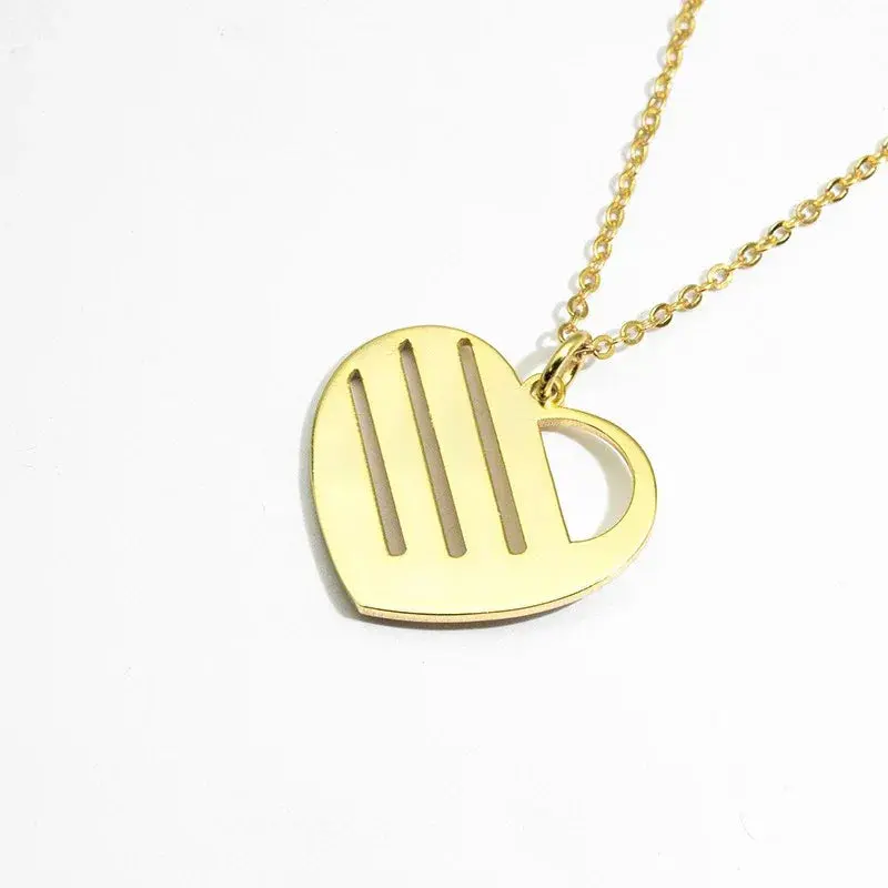 Hollow Heart Inlaid With Gemstones With Customizable Name Design High-End Necklace 6