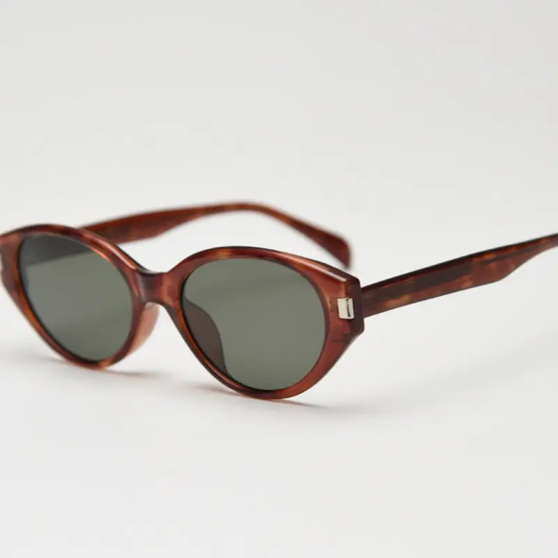 Lightweight Cat-Eye Sunglasses 1