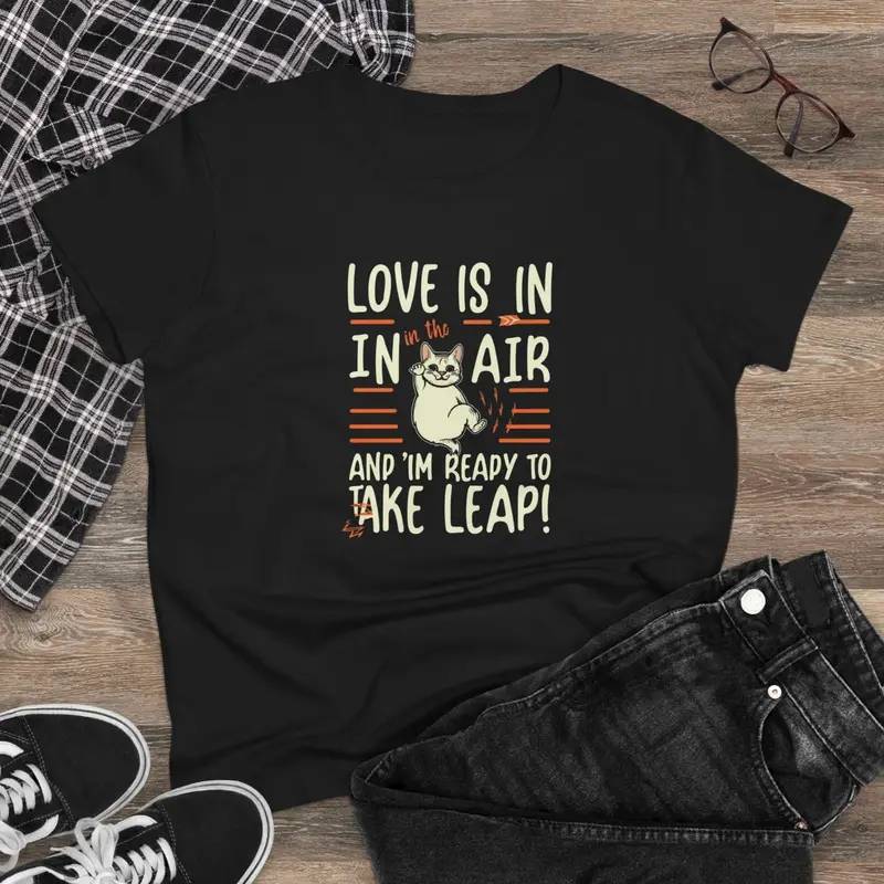 Love In The Air Women Graphic Tees 3