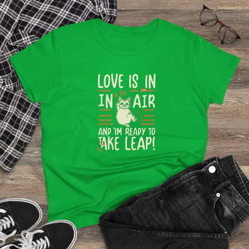 Love In The Air Women Graphic Tees 5