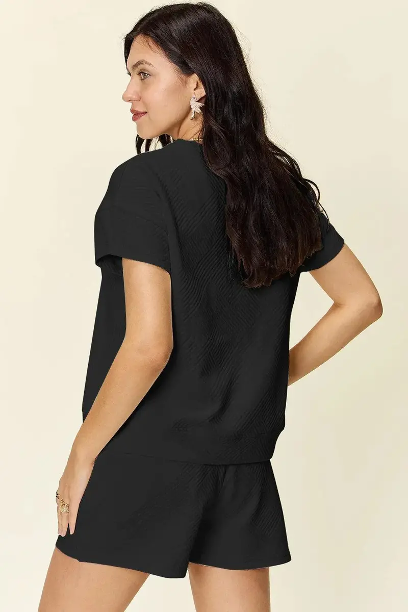 Textured Short-Sleeve T-Shirt And Drawstring Shorts. 10