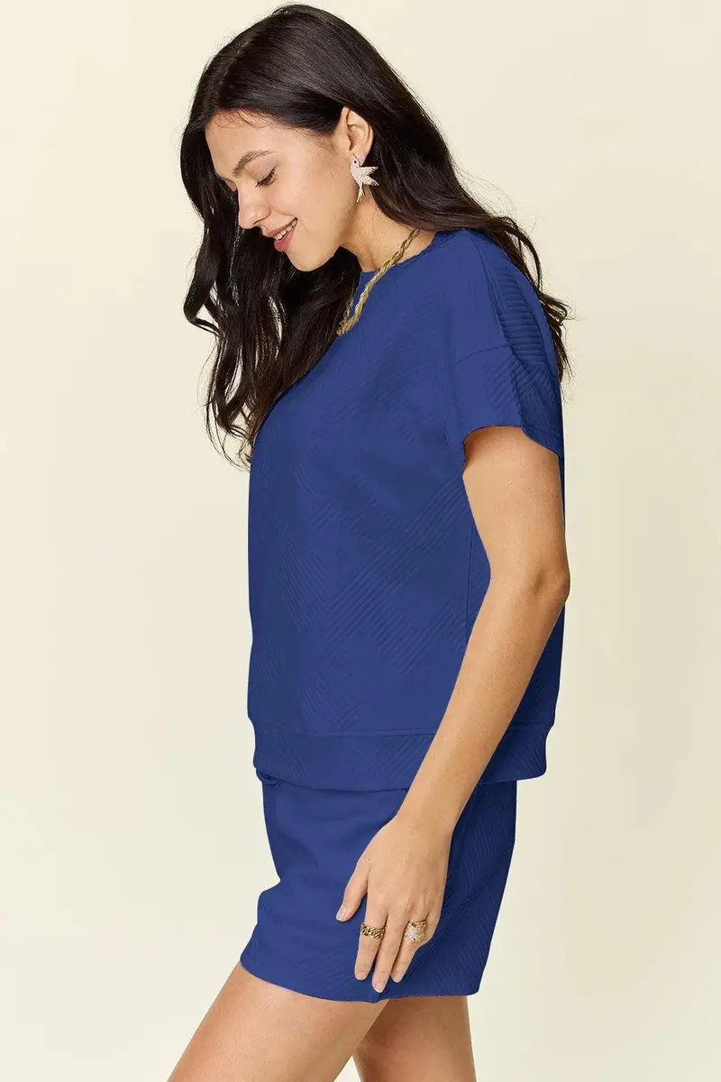 Textured Short-Sleeve T-Shirt And Drawstring Shorts. 16