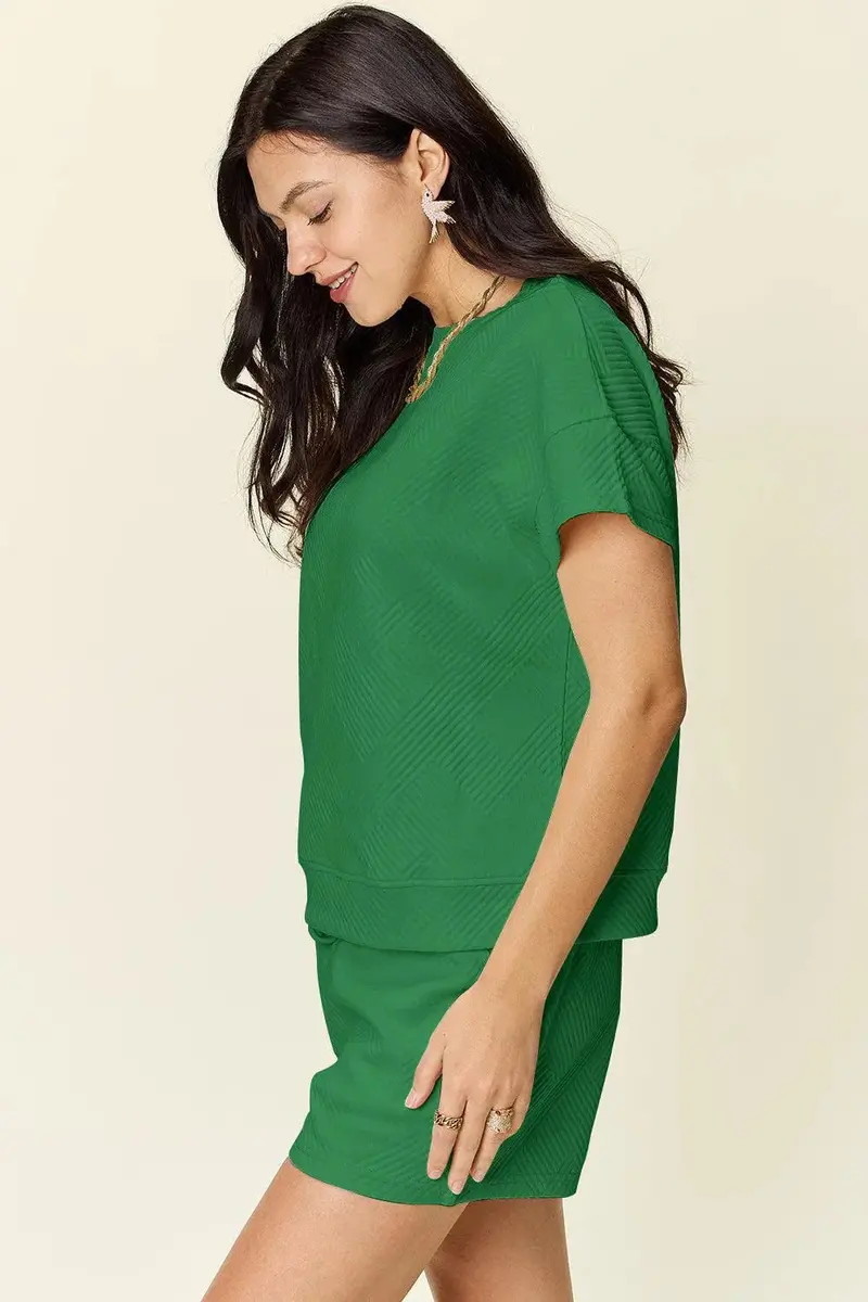 Textured Short-Sleeve T-Shirt And Drawstring Shorts. 25
