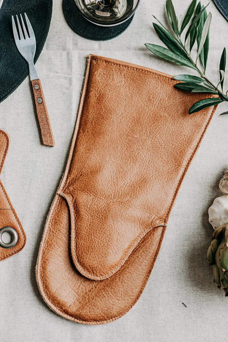 "The Savage Glove" Leather Oven Mitt 1