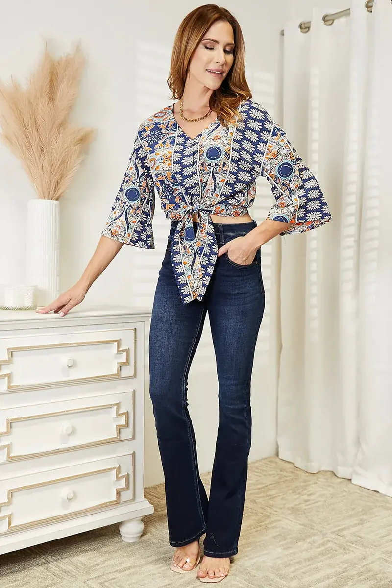 Tie Hem V-Neck Three-Quarter Sleeve Blouse 4
